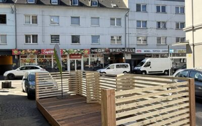 Parklet „FreiRaum“ steht auch 2026 in der Sedanstraße